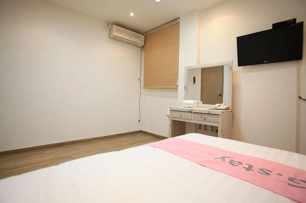 Must Stay Seoul Hotel