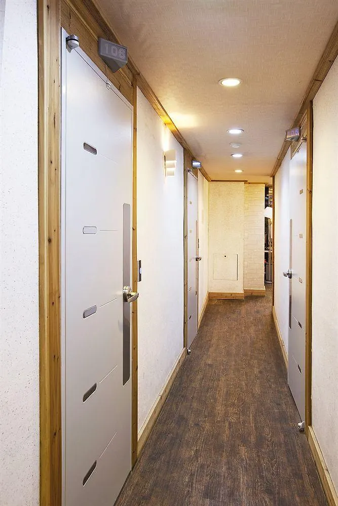 Must Stay Seoul 2*,