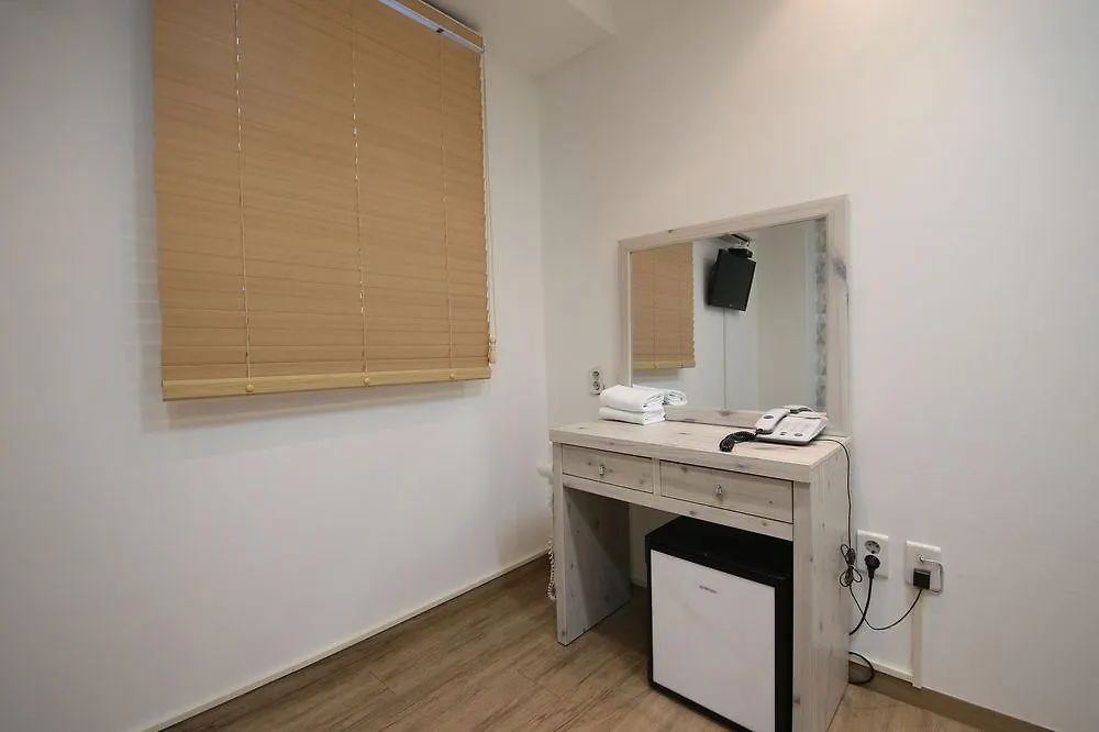 Must Stay Seoul 2*,